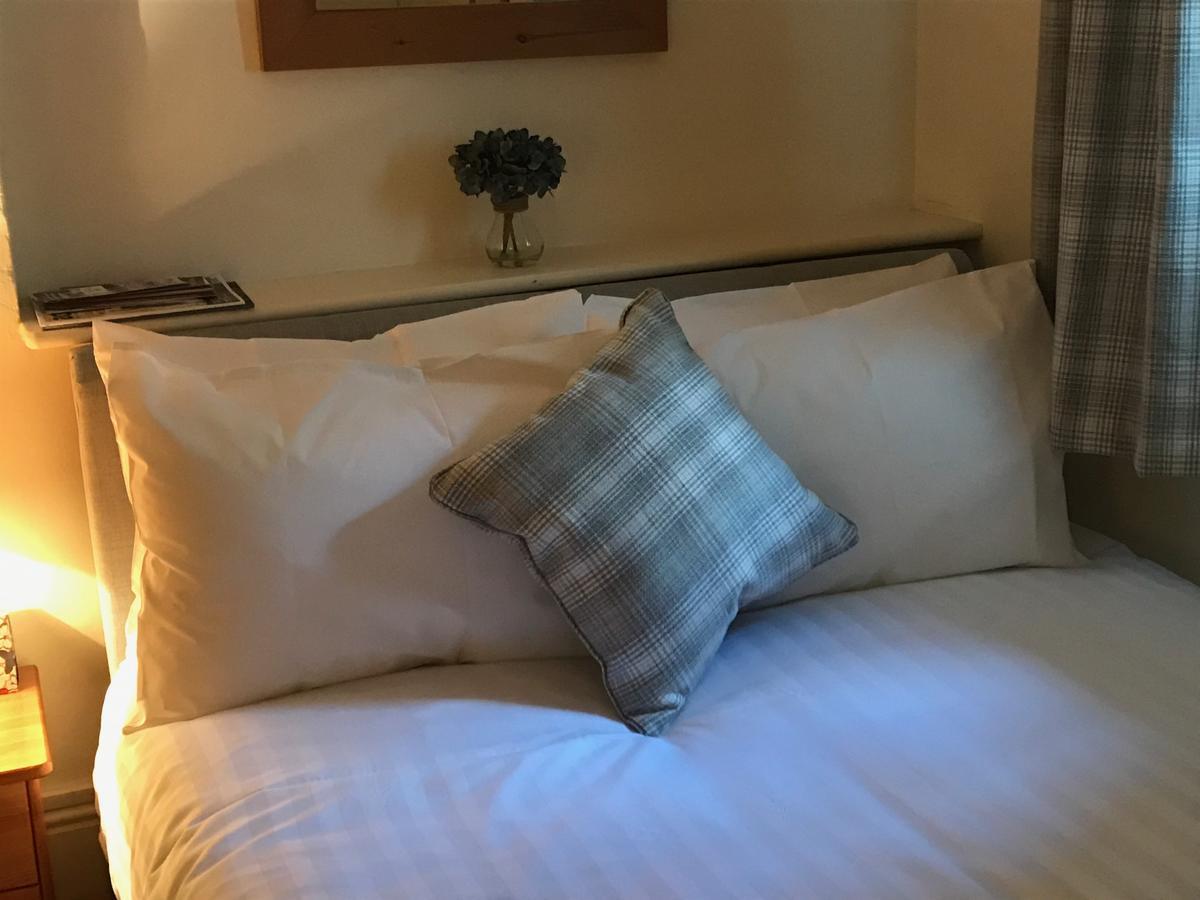 The Coach House Inn โอ๊กคัม ภายนอก รูปภาพ