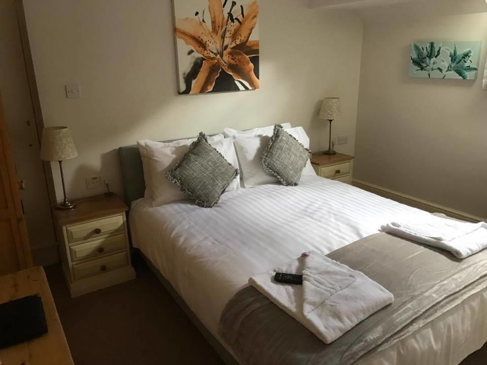 The Coach House Inn โอ๊กคัม ภายนอก รูปภาพ